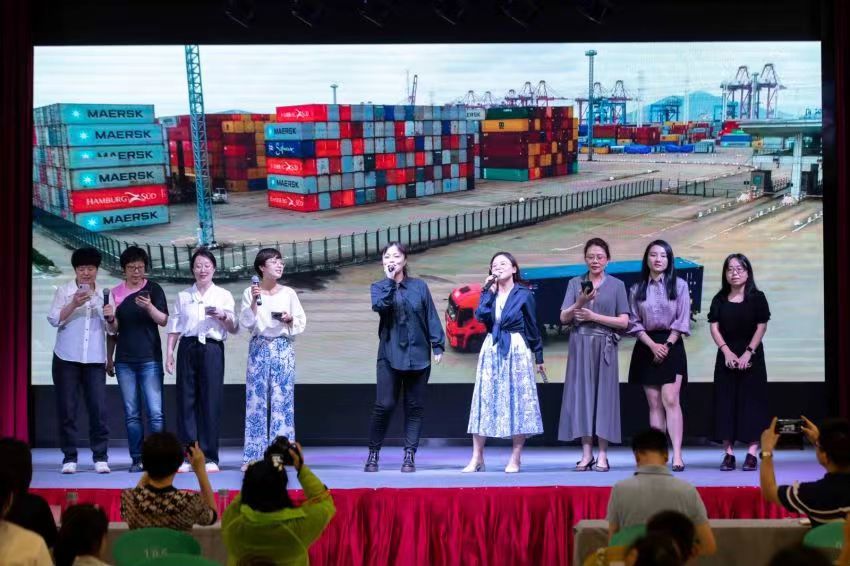 从不随波逐流，偏爱乘风破浪  一场别开生面的“蓝色盛宴”