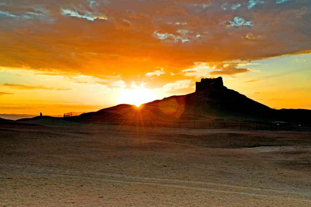 阳关遗址,雅丹魔鬼城,金塔沙漠胡杨林,肃北29号冰川,还有酒泉卫星发射