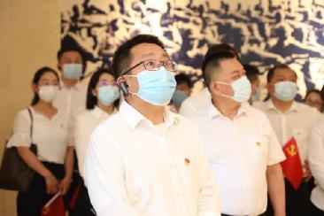 （图片说明：平安集团河北地区党员干部参观西柏坡纪念馆）