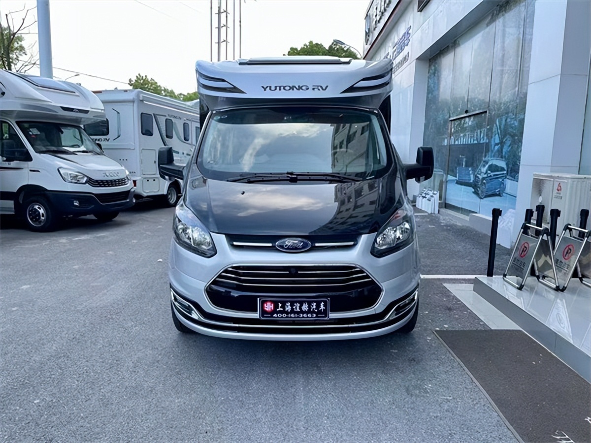 宇通c520福特房车灵动舒适通过性强