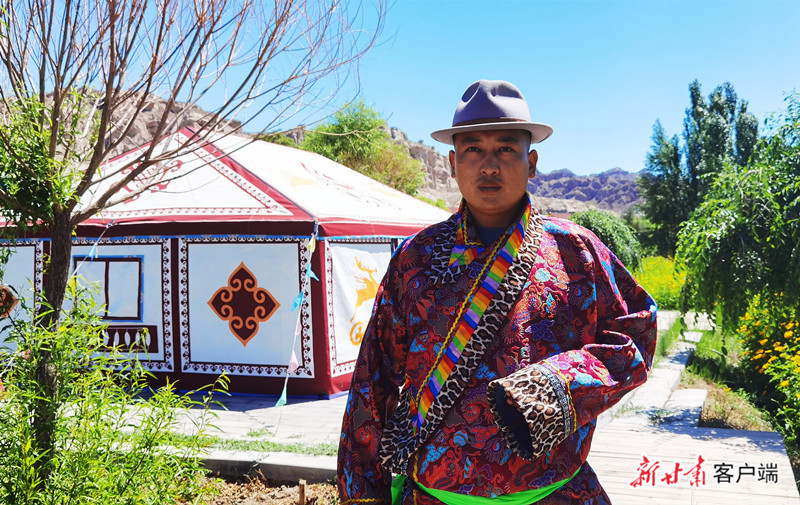 赵雪龙接受记者采访 新甘肃&middot;甘肃日报记者 范海瑞 摄