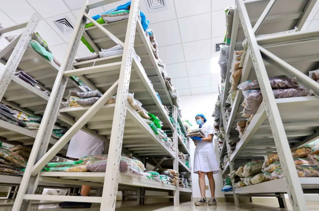 张掖甘州抗疫有"方" 逾8000袋"甘肃方剂"免费送疫线