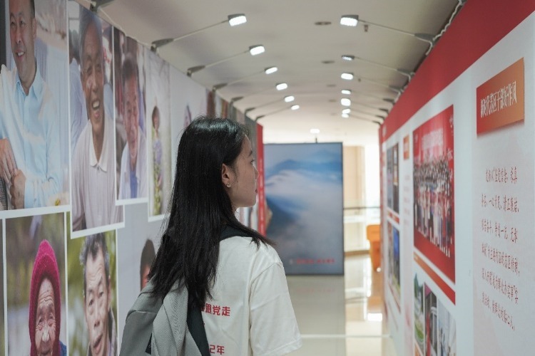 江西师范大学宣传部、校友办社会实践联队赴信丰县开展暑期“三下乡”活动