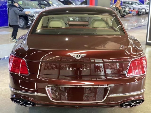 22款宾利飞驰首发限量飞驰板球红现车