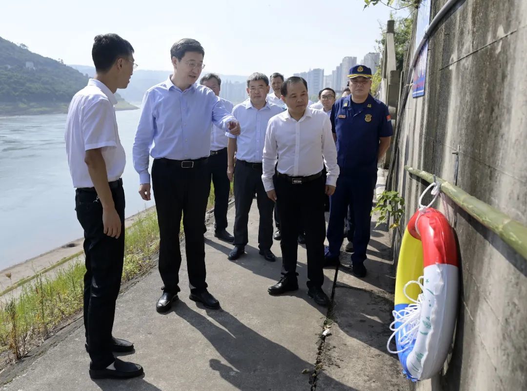 涪陵区委书记王志杰积极采取有效措施应对高温天气