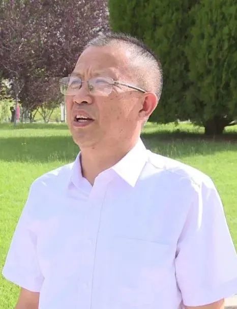 白银市农业机械化服务中心副主任 罗崇达
