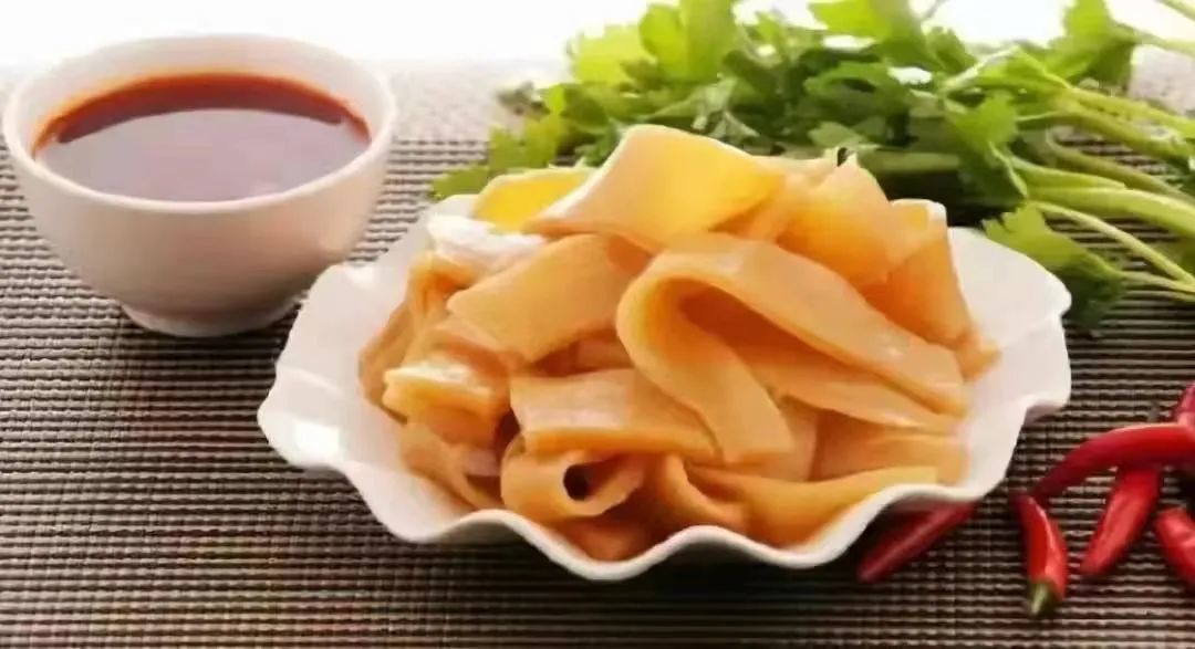炎炎夏日 让面皮子打开你的味蕾凤凰网甘肃_凤凰网