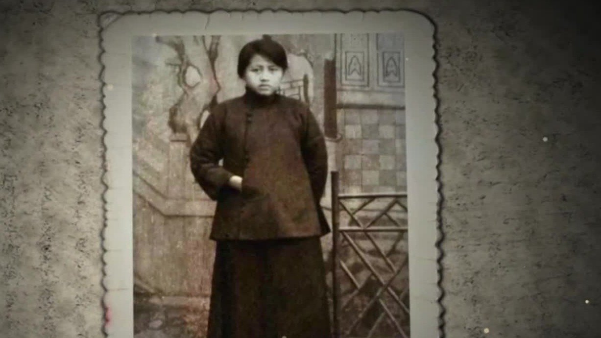 1910年，年仅13岁的王会悟办起私塾，但遭乡绅妒忌被“戳蹩脚”