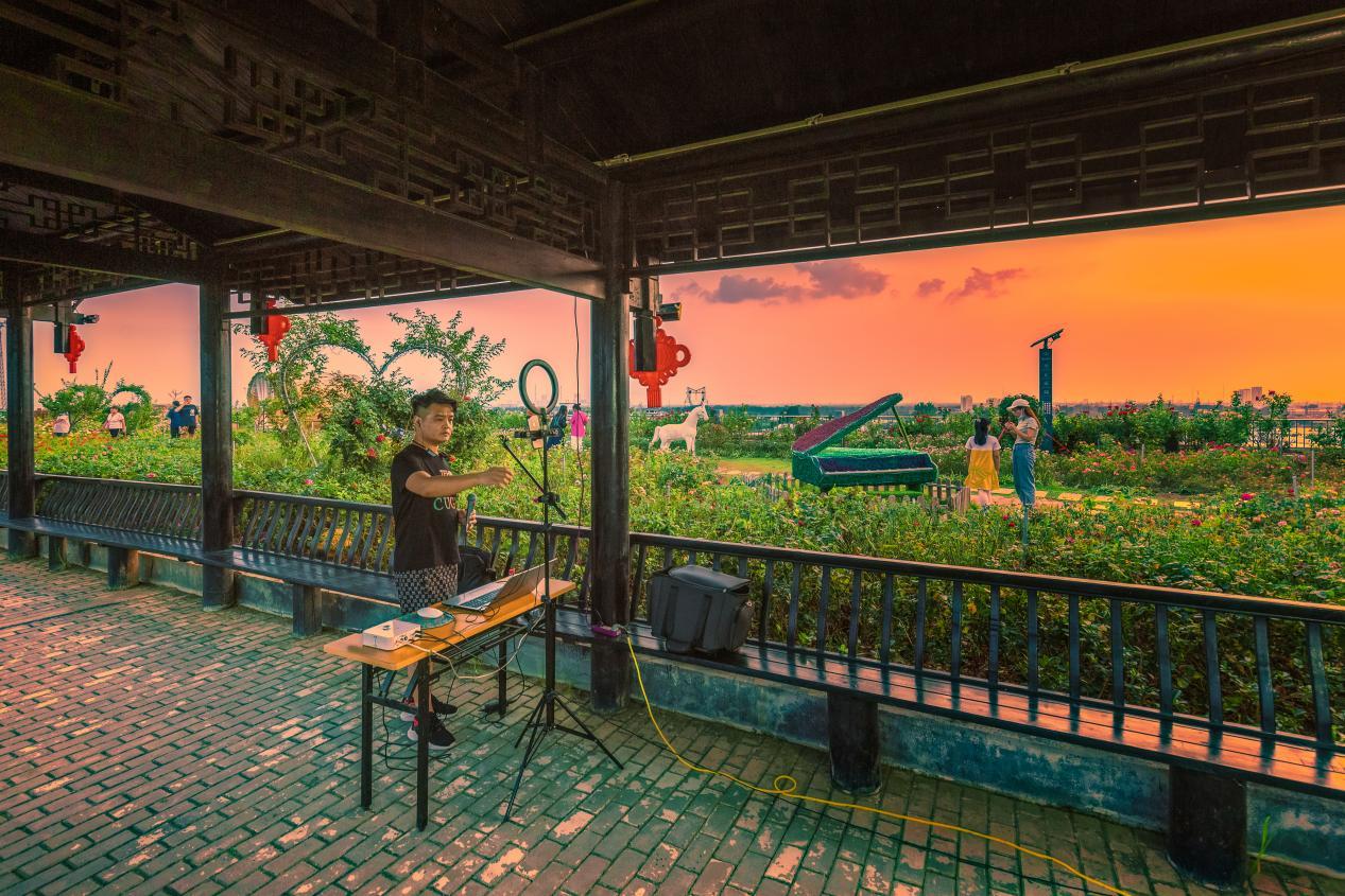 邹城花千谷超级夜市打造多元夜经济文化