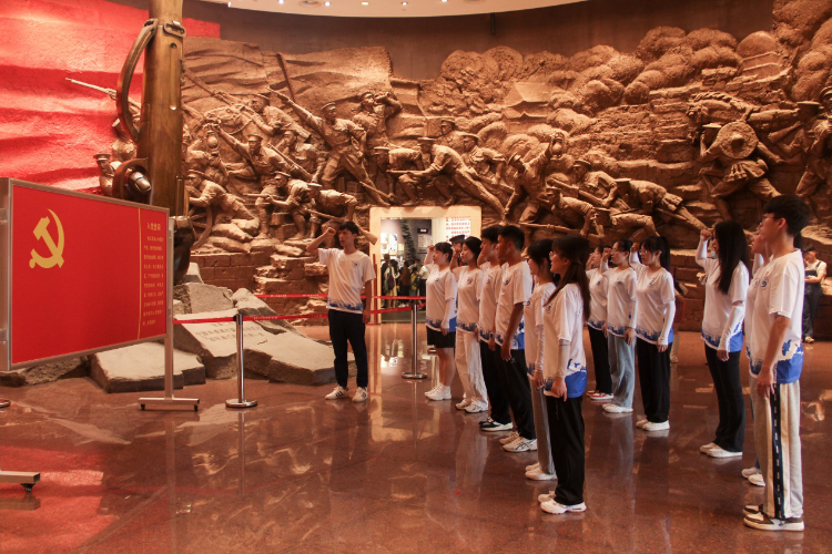 江西师大科技学院组织学生开展“红色走读”暑期社会实践活动