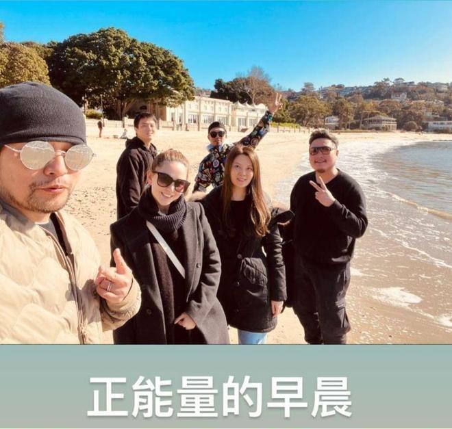 周杰伦悉尼度假被偶遇 穿羽绒夹克被网友吐槽像老头