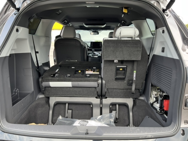 22款进口丰田塞纳四驱顶配混动更环保_凤凰网汽车_凤凰网