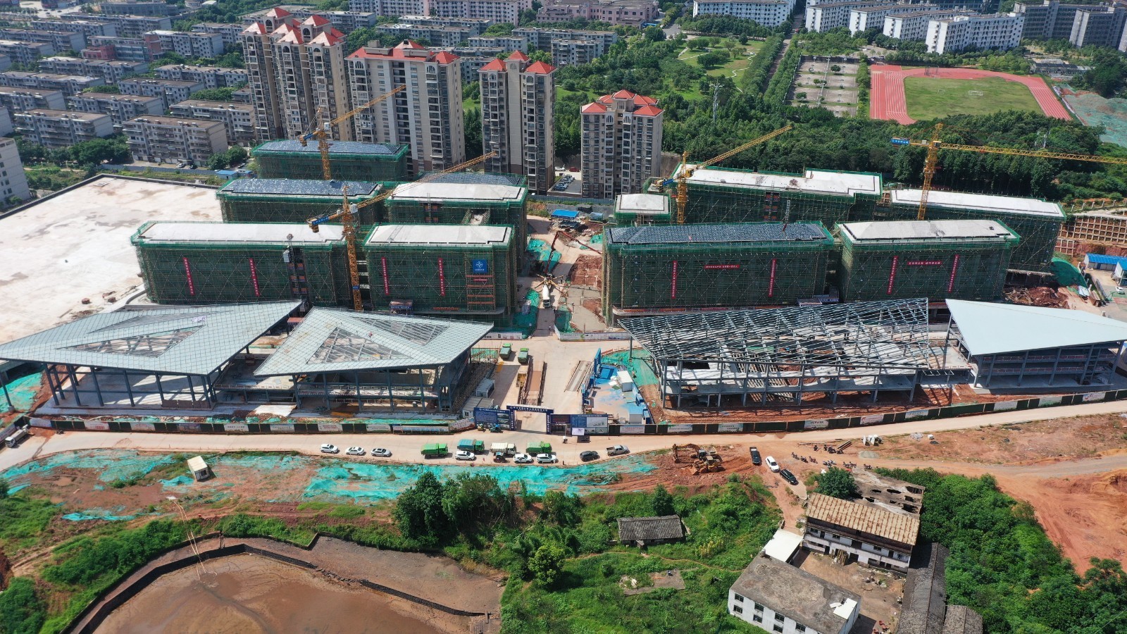 图为赣州市第十三中学项目。