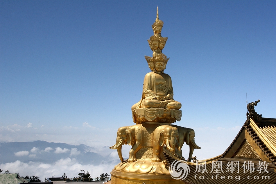 峨眉山金顶十方普贤菩萨圣像(图片来源:凤凰网佛教 摄影:丹珍旺姆)