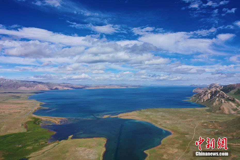 冬格措纳湖夏日美景如画