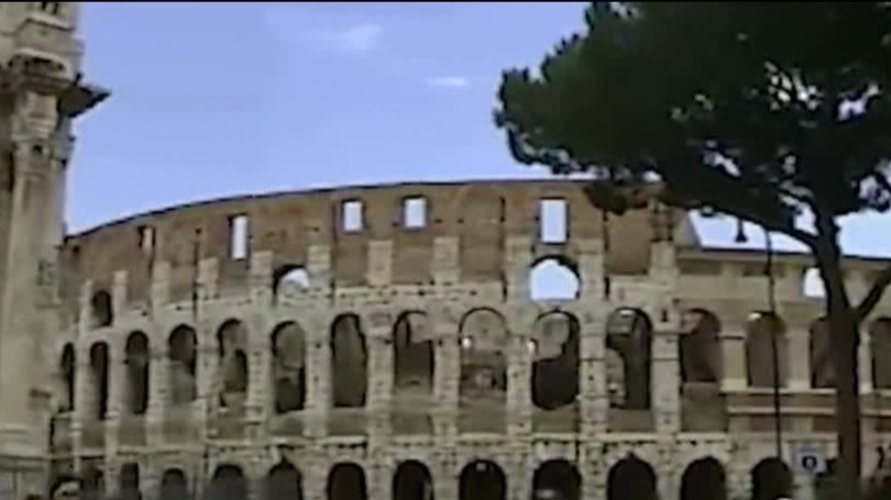 罗马斗兽场生死格斗的场面已经消失，但依旧能领略到斗兽场的雄伟气势