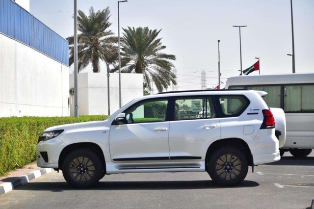 2022款丰田霸道4000vx暗夜版国六来袭