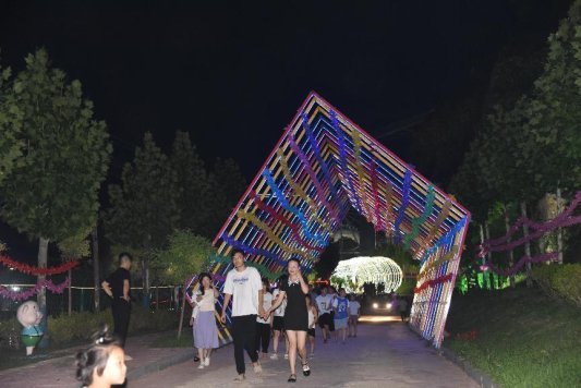 巨野青龙山度假区：景区晚上免费开放 赏景纳凉心情舒畅
