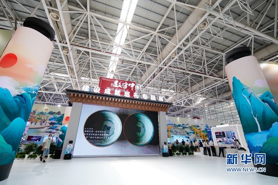 数字中国建设成就巡礼专题展,满满的中国风。新华网 蒋巧玲 摄