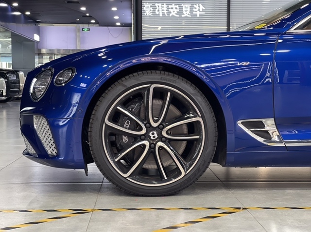 宾利欧陆gt多少钱欧陆亮片蓝展位现车