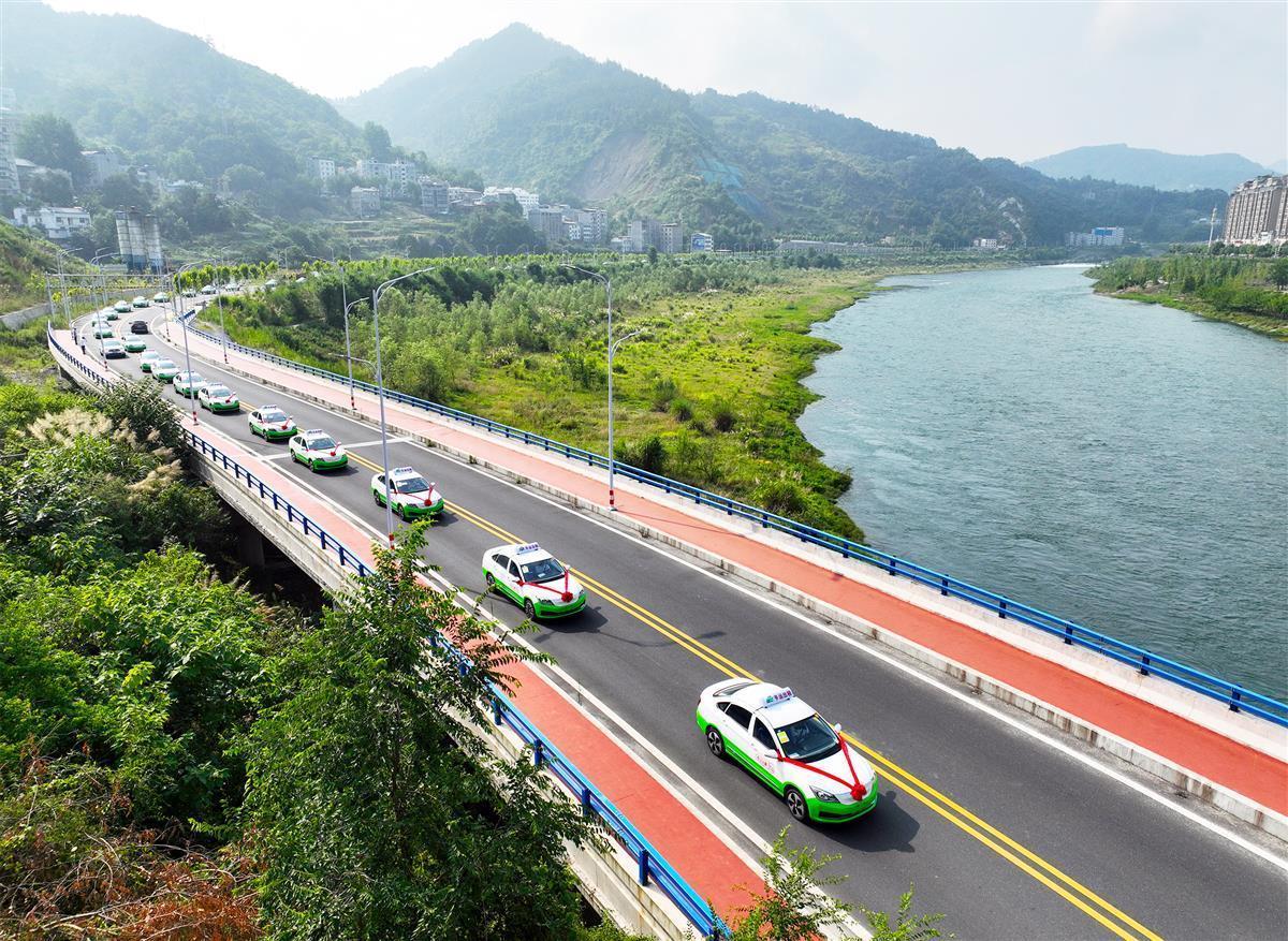 聚享游湖北省新能源公交占比将超七成(图1)