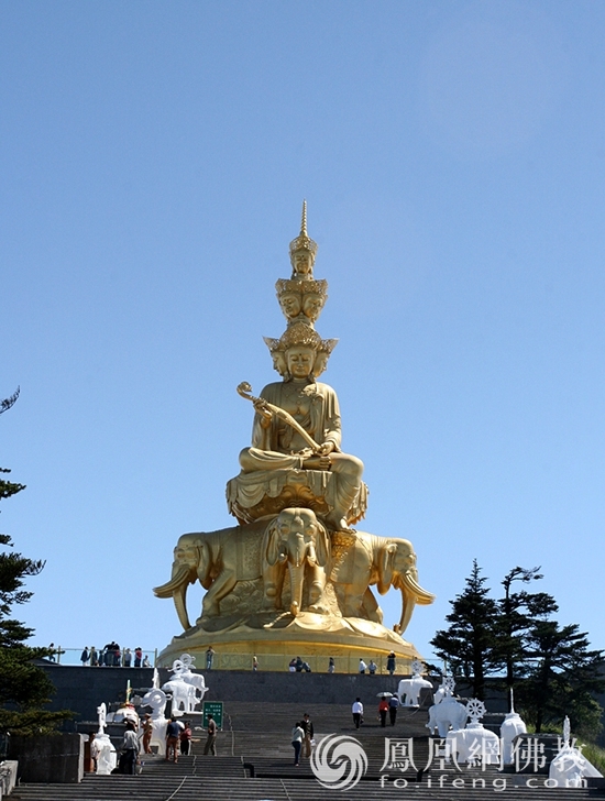 峨眉山金顶十方普贤菩萨圣像(图片来源:凤凰网佛教 摄影:丹珍旺姆)