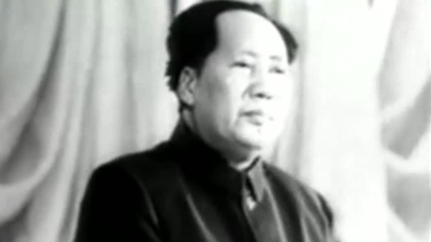 1950年朝鲜战争爆发，毛泽东号召全世界人民：打败美帝国主义的任何挑战