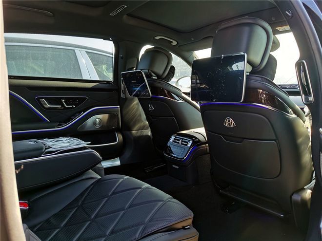 全新奔驰迈巴赫s480五座版内饰感十足