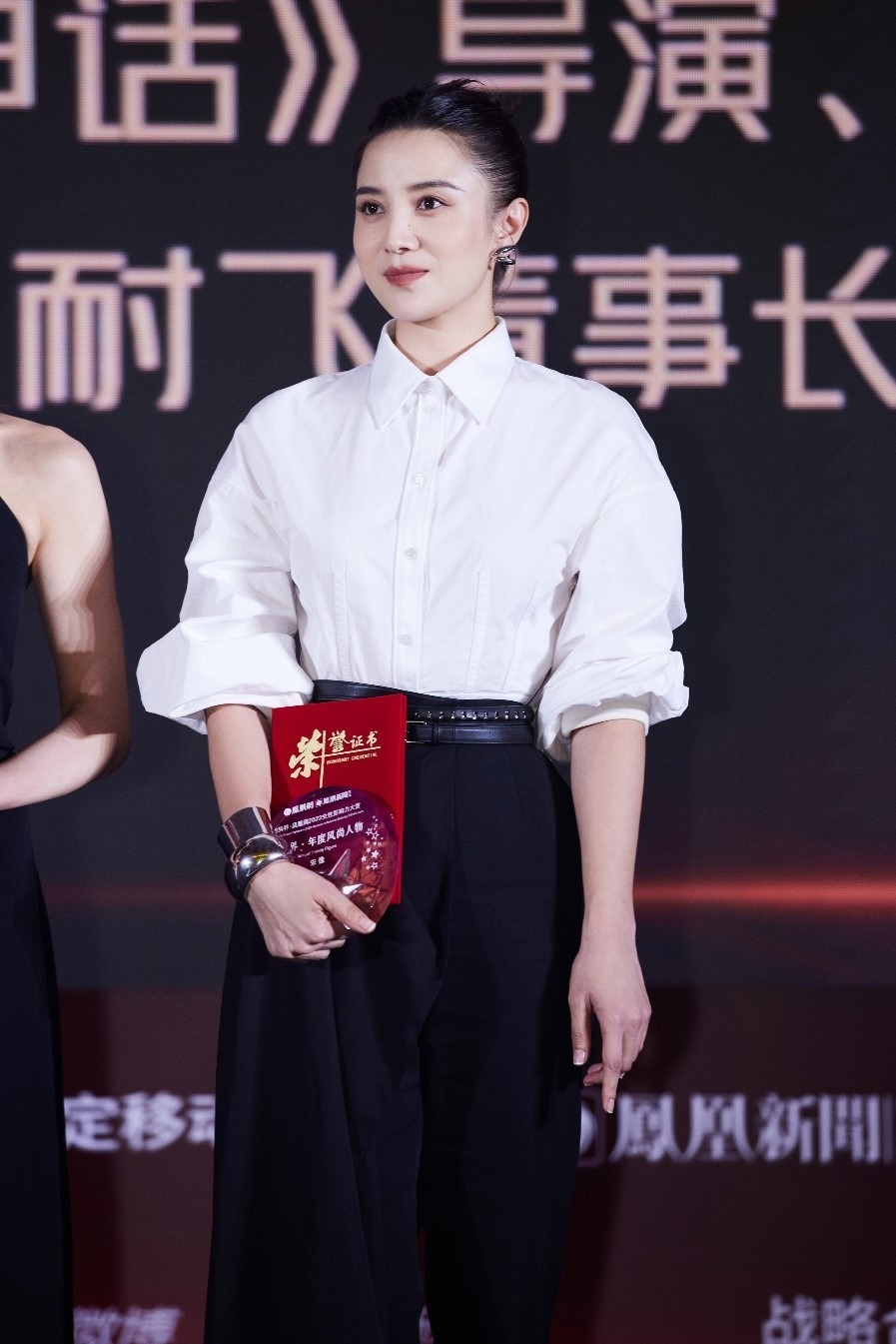 宋佳：女性应该松绑 丢掉枷锁和标签