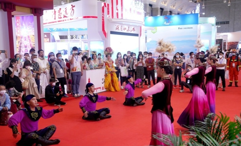 2022中国国际旅游交易会昆明开幕，新疆14个地州市35家企业精彩亮相