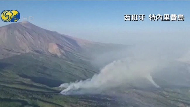 欧洲热浪侵袭致山火频发 消防员加紧救援