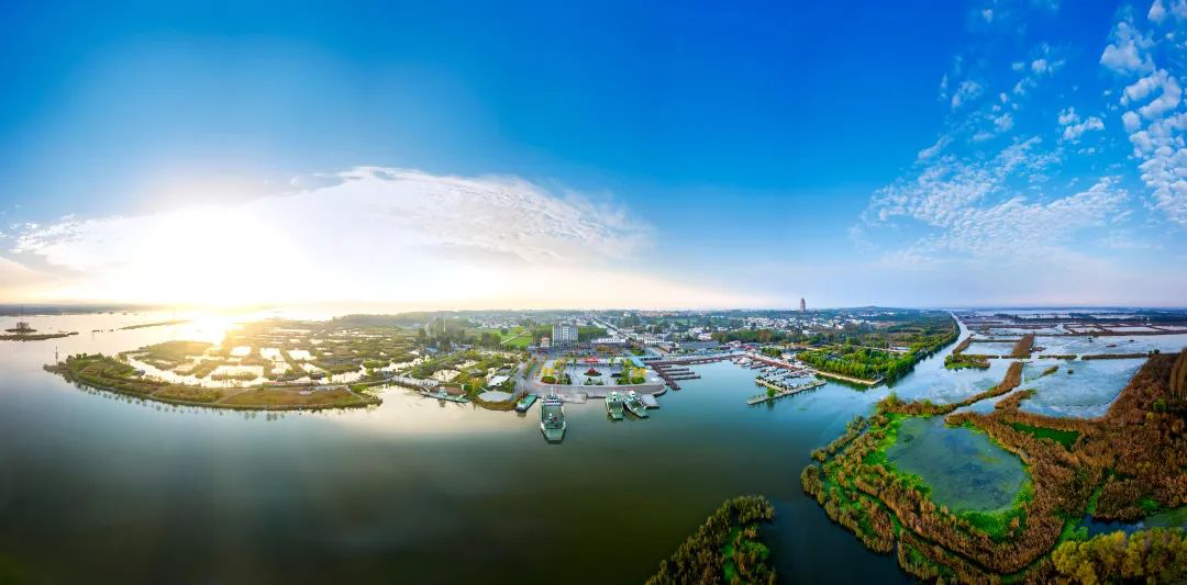 78平方公里,主要包括紅色漁鄉微山島景區,京杭大運河風情體驗帶以及