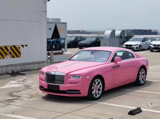 粉色汽车女 10万图片