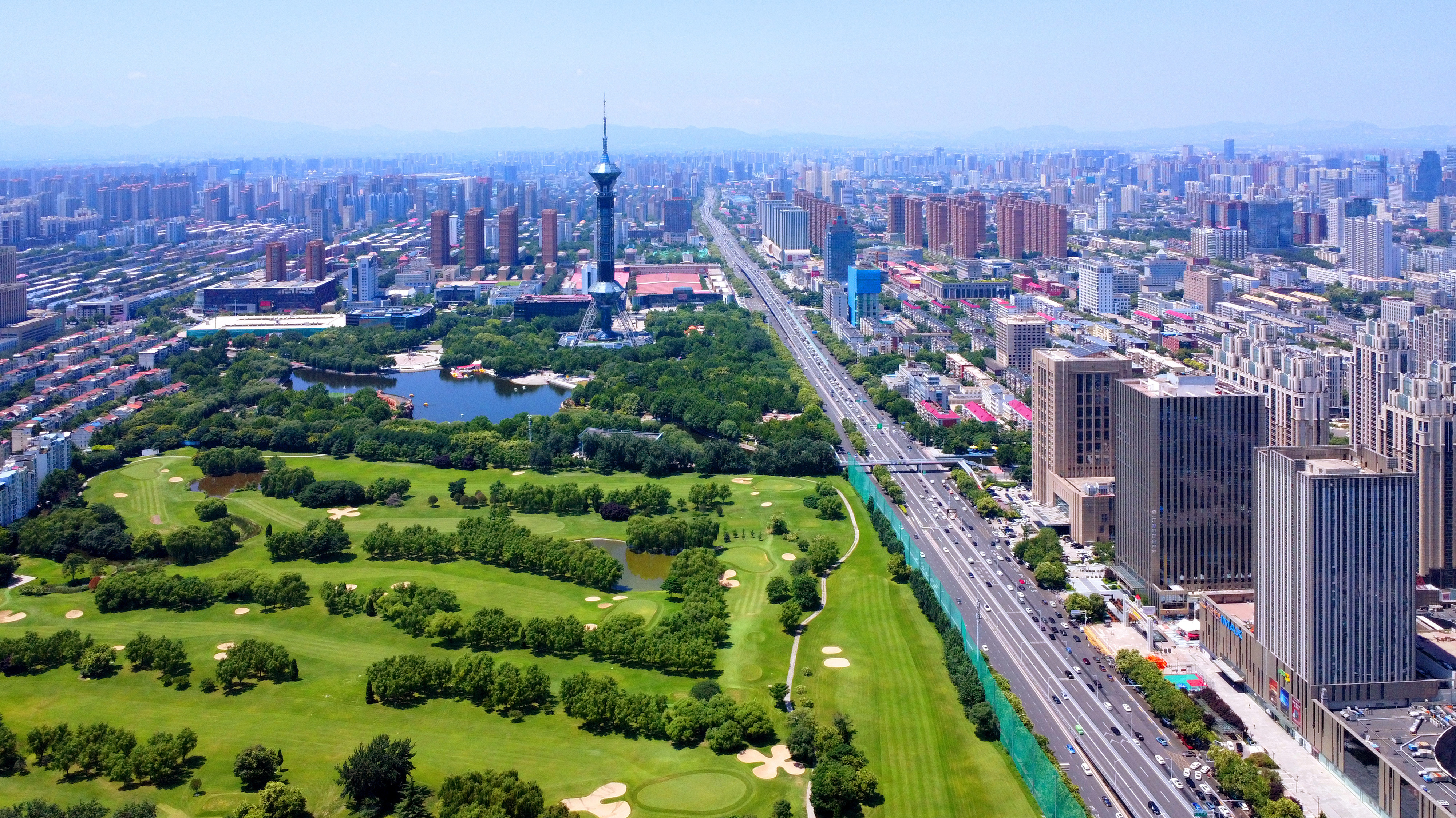 7月23日，空中远眺石家庄主城区