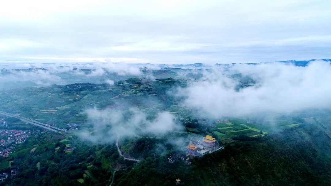云中故乡(龙首山aaa级景区)