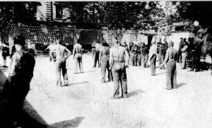 抗战时期在兰园举办之排球比赛 网络图片