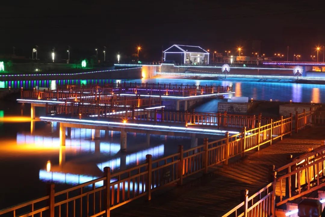 天马湖夜色 刘忠摄