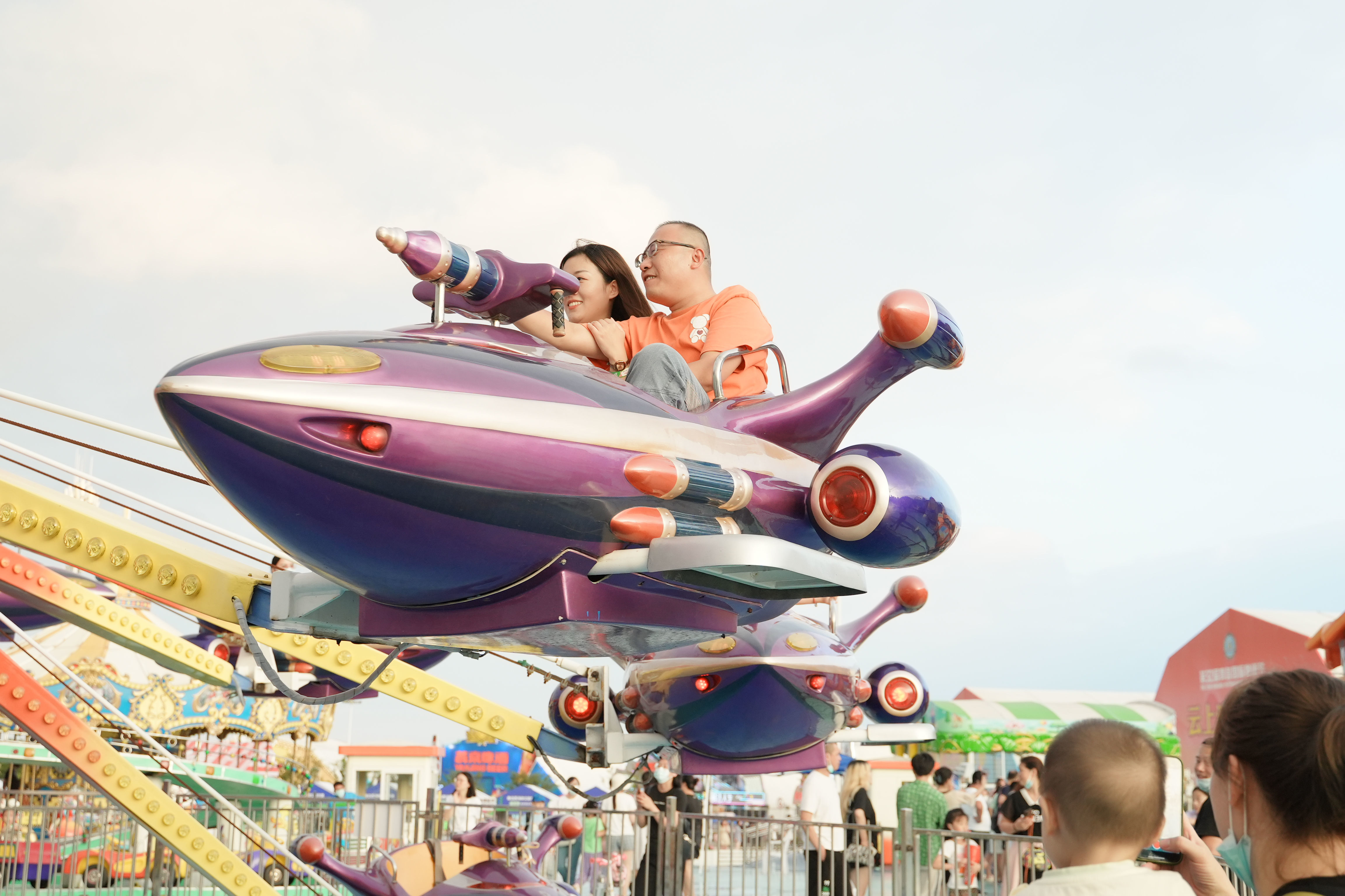 嗨玩"梦幻岛" "俯瞰"啤酒城凤凰网青岛_凤凰网