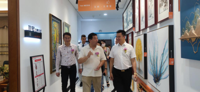 领导嘉宾参观10000平米展厅