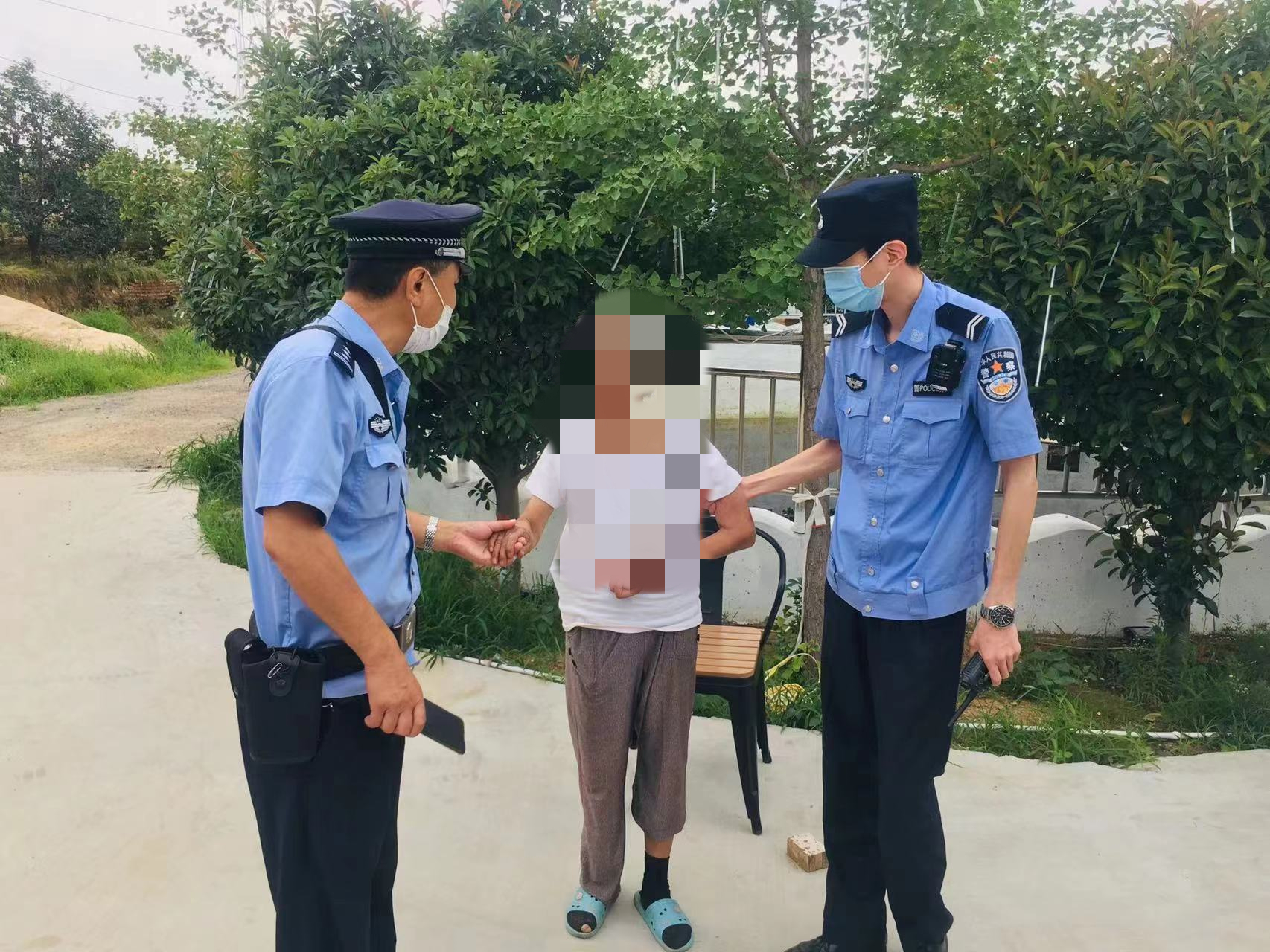 八旬老人走失,城阳民警暖心救助