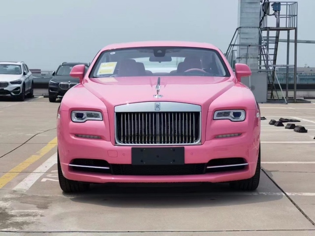 劳斯莱斯魅影粉色现车 超值钜惠700万起_凤凰网汽车_凤凰网