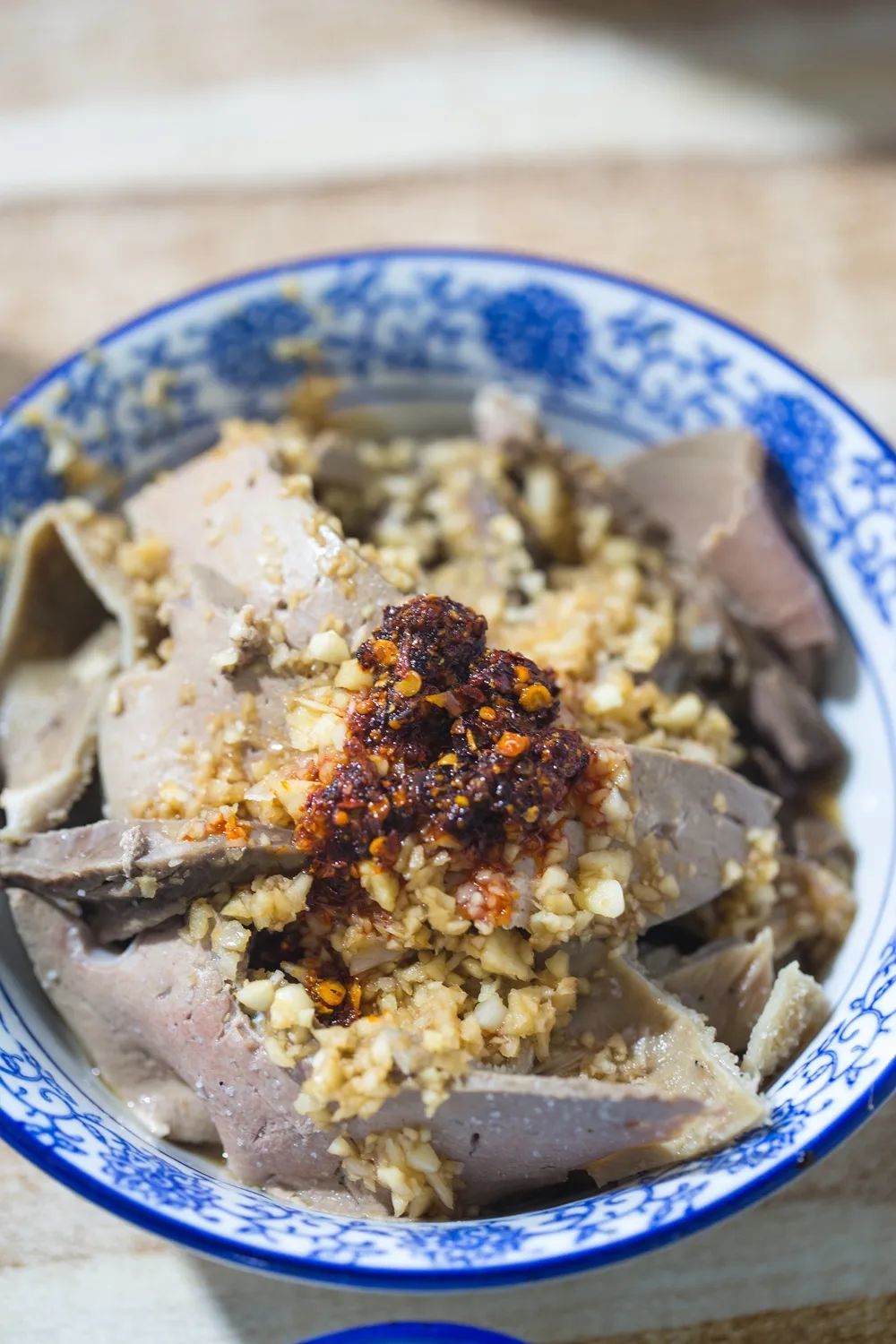 一碗简单的羊杂,就是家的味道。摄影 / 严肃