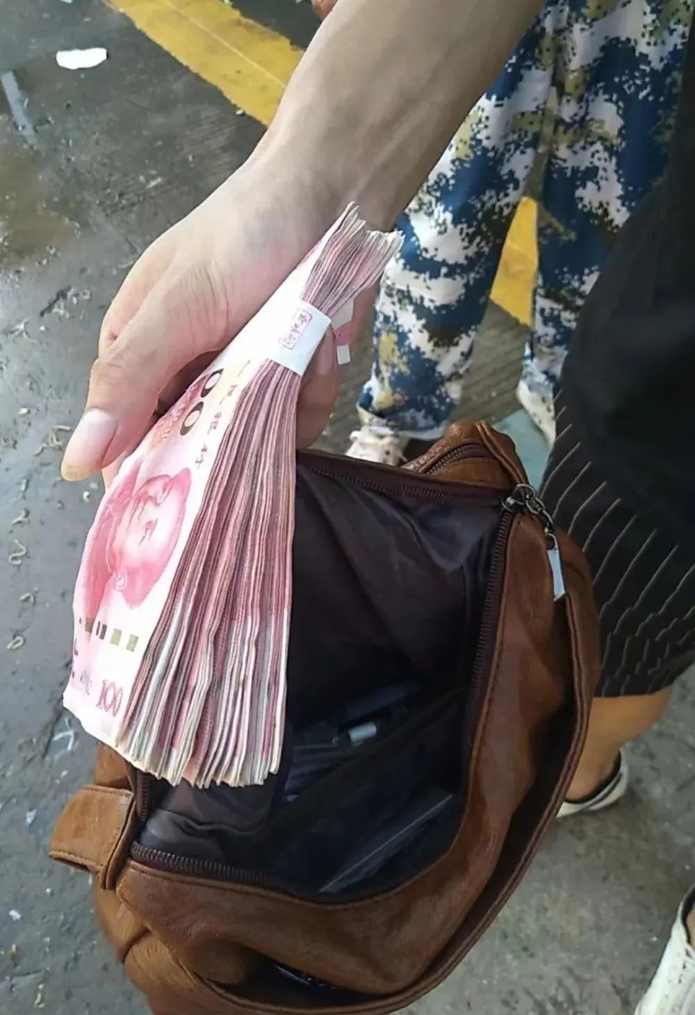 七百块钱现金图片图片