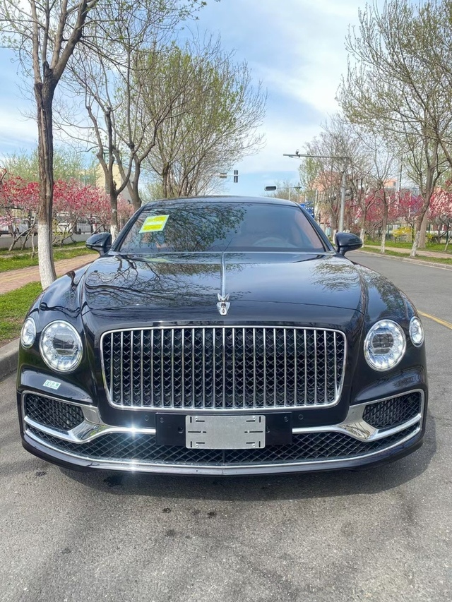 2022款宾利飞驰天津港进口现车20万起