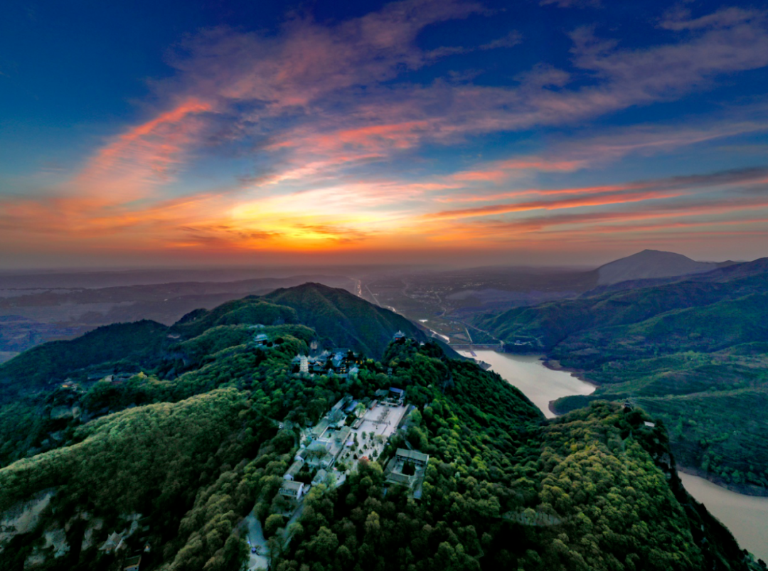 跟着地名游平凉："道源圣地"崆峒山孕育一方根脉