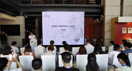 陶溪川“非遗百匠”带货直播：百名年轻主播“吆喝”新品