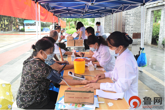 日照市东港区开展老年健康宣传周活动