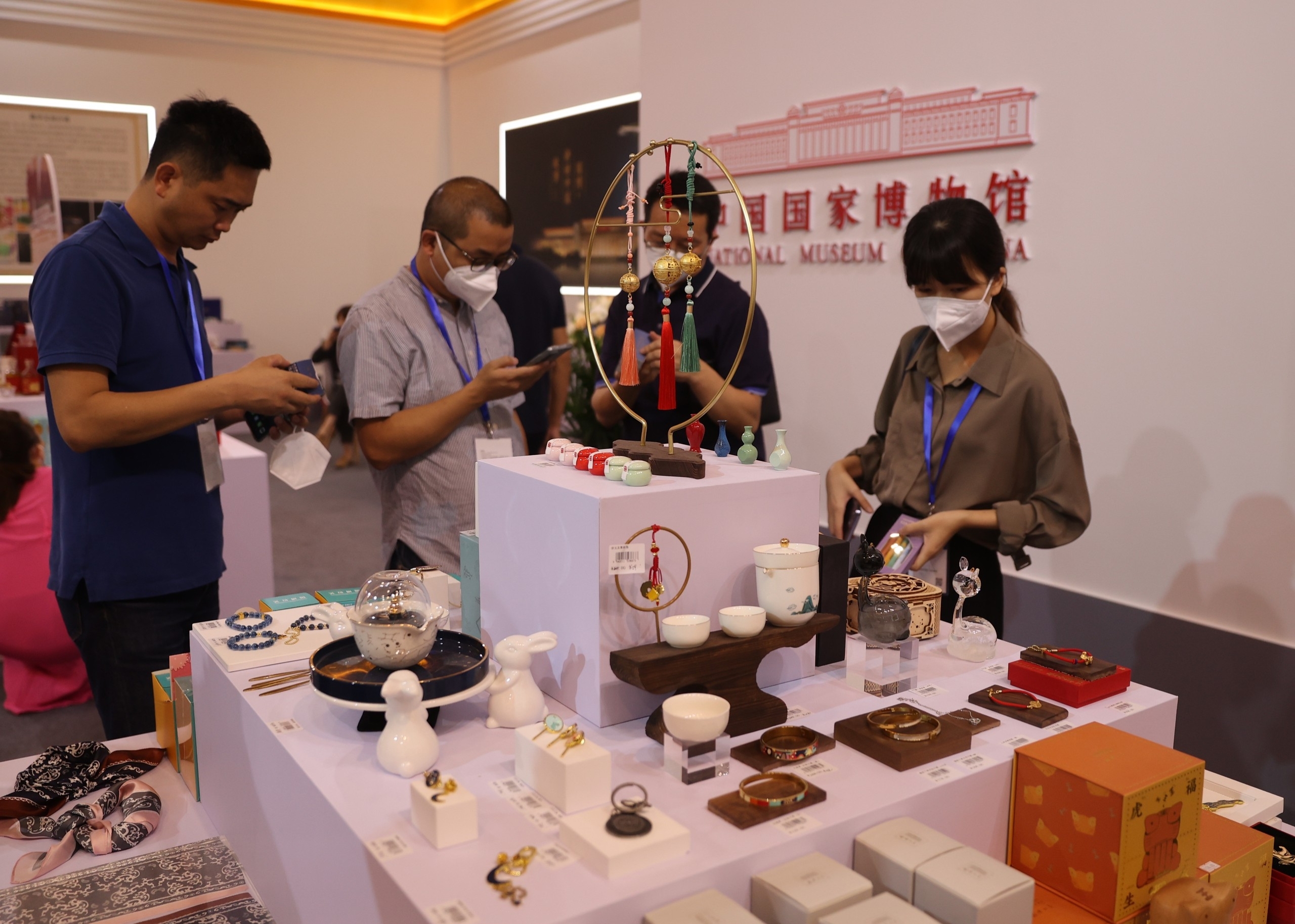 中国国家博物馆经营开发部朱晓云：文创产品的价值应站在中国历史的高度 | 2022CITM凤凰网旅游专访间