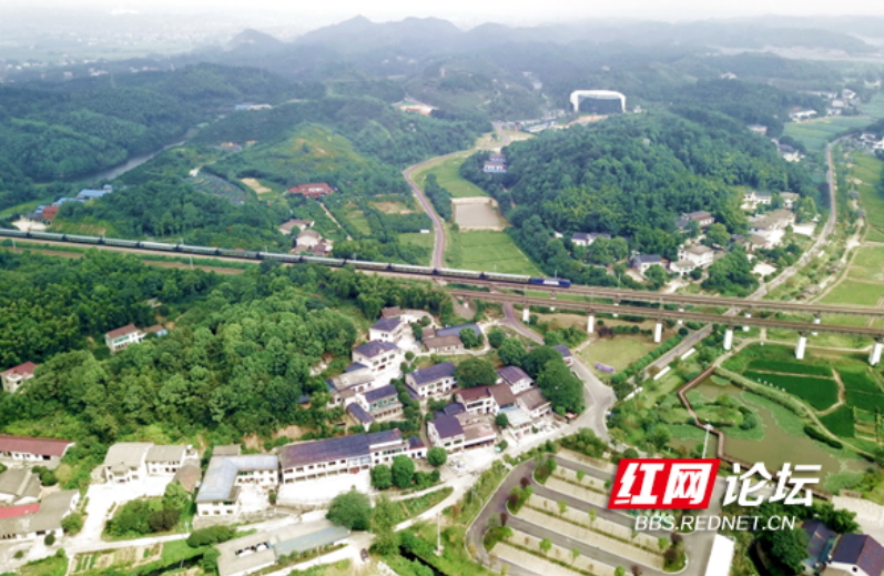 ▲ 俯瞰益阳清溪村。