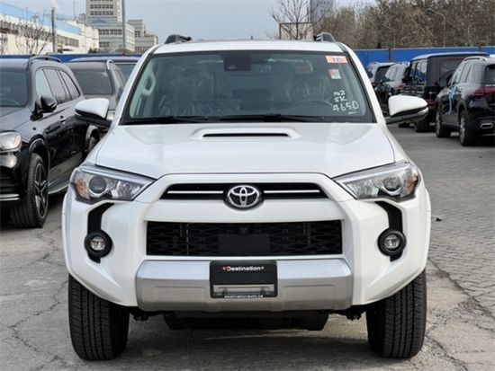 这就是个性十足的丰田超霸4runner,近日,首台2020款丰田超霸4runner实